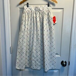 Vintage Carriage Court Classic NWT Midi Skirt – Size 8 White Multicolor Print
